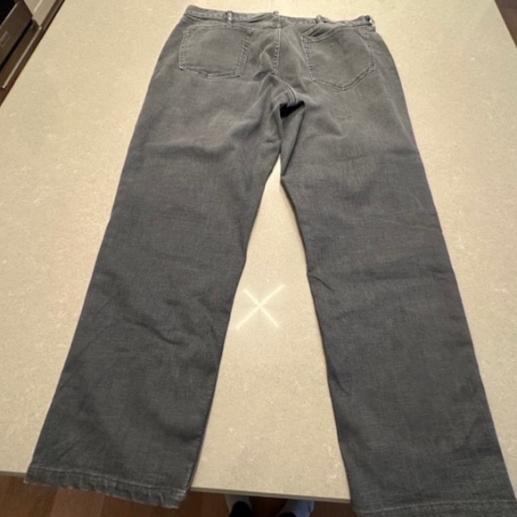 Banana Republic Men's Gray Athletic Tapered Leg  38x32 Jeans-EUC Senim - Picture 7 of 8